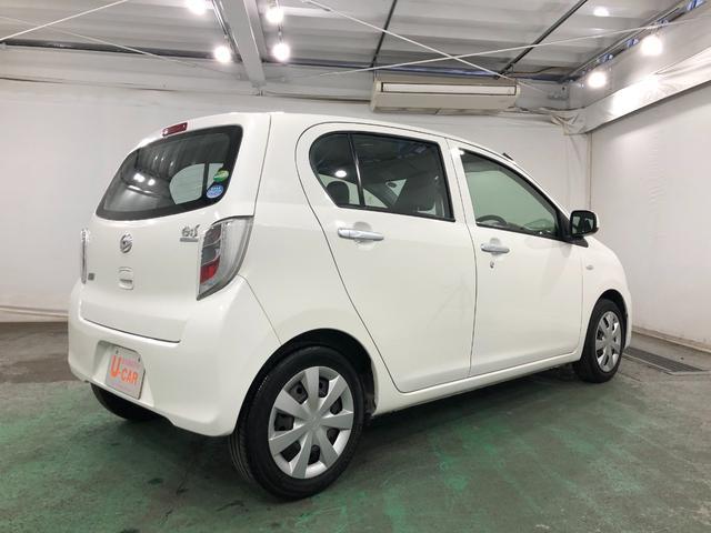 ミライース L 走行73839キロ/車検整備付/TVレスナビ 禁煙車 点検記録簿あり 一年保証・走行距離無制限 走行73839キロ 運転席助手席エアバック 純正カーペットマット アイドリングストップ キーレス ホイールキャップ(4枚目)