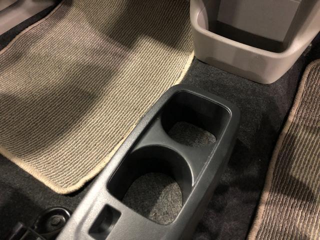 ミライース L 走行73839キロ/車検整備付/TVレスナビ 禁煙車 点検記録簿あり 一年保証・走行距離無制限 走行73839キロ 運転席助手席エアバック 純正カーペットマット アイドリングストップ キーレス ホイールキャップ(19枚目)