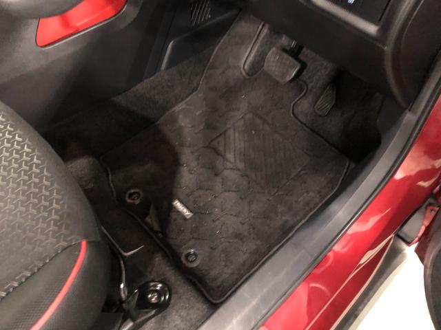 嬉しい純正フロアマット付き♪　状態も良好です（＾＾♪