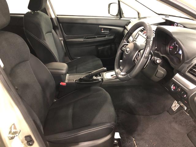 ＸＶ ２．０ｉ－Ｌ　アイサイト　走行６８１７１キロ／４ＷＤ／ナビ　一年保証・走行距離無制限走行６８１７１キロ　フルセグナビ　ブルートゥース　バックカメラ　ＥＴＣ　ドラレコ　ＨＩＤヘッドライト　オートライト（4枚目）