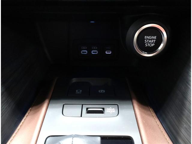 ハリアー Z レザーパッケージ 純正ナビ パノラマビューモニター パワーバックドア 電子インナーミラー レザーシート ステアリング&シートヒーター付き!!(18枚目)