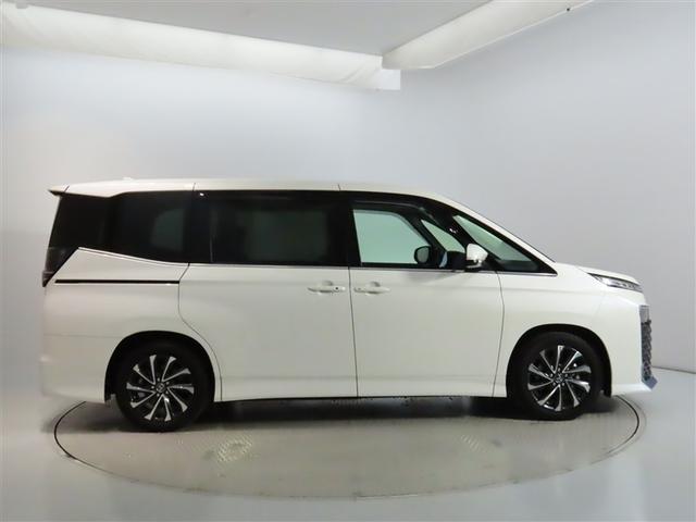 ヴォクシー Ｓ－Ｚ　純正ナビ　バックモニター　ＥＴＣ　両側パワースライドドア　純正アルミホイール　ＬＥＤヘッドライト　ＣＤ　ＤＶＤデッキ付き！！（4枚目）