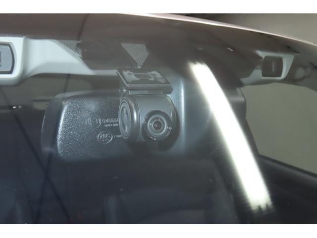 ドライブレコーダーを装備！　事故やトラブル時に真実を動画で残してくれます。目撃者がいない時でも、ドライブレコーダーの画像が自分を守ってくれるのでとても安心です。