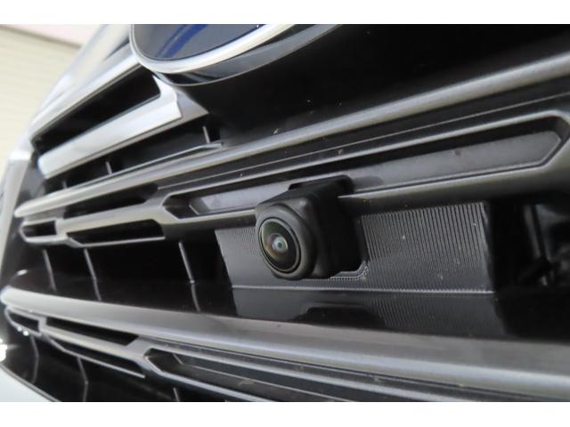 フロントグリルにカメラが内蔵されております