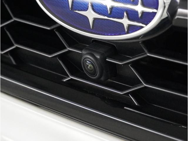 フロントグリルにカメラが内蔵されております