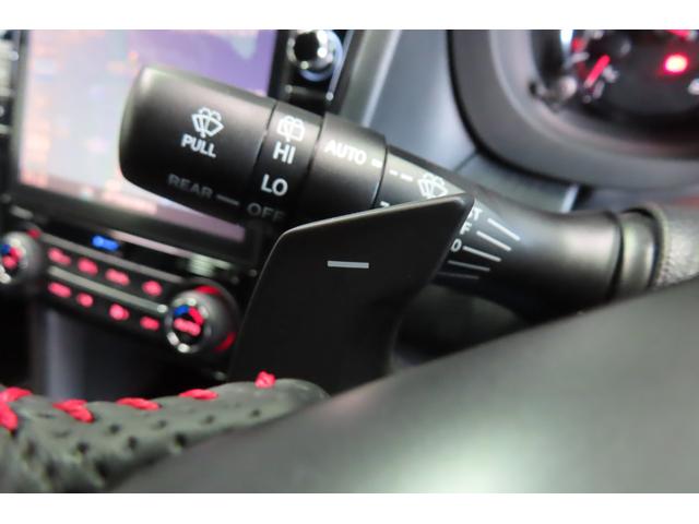 ステアリングから手を離さずＭＴ感覚のシフト操作がシフトアップ／ダウンともに愉しめます。