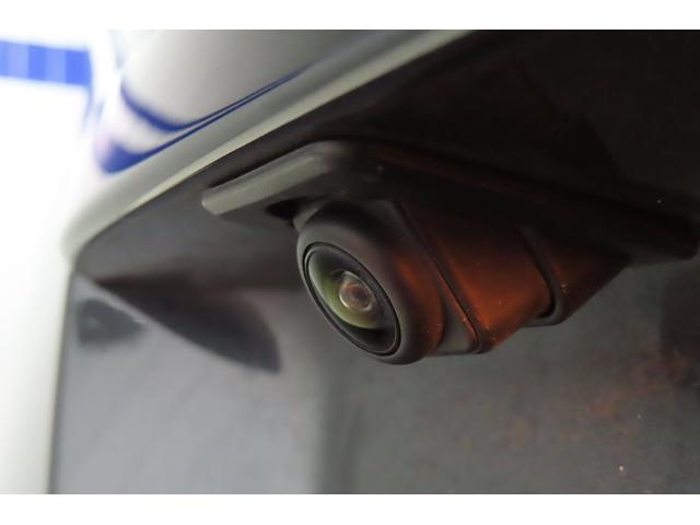 バックカメラです。後ろも見えないと不安ですがバックして駐車する時に大活躍するバックカメラもしっかりと装備されています。