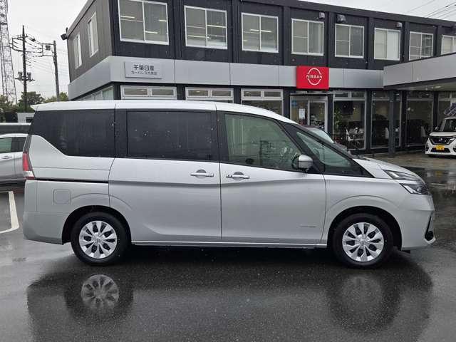 セレナ 2.0 XV 純正ナビAビューカメラ純正ドラレコETC オートクルーズ LEDライト ETC車載器 レーンキープ ワンオーナー車 インテリキー 記録簿 ドラレコ パワーウインドウ ナビTV エアコン ABS エアバッグ メモリーナビ キーレス 両自動ドア(2枚目)