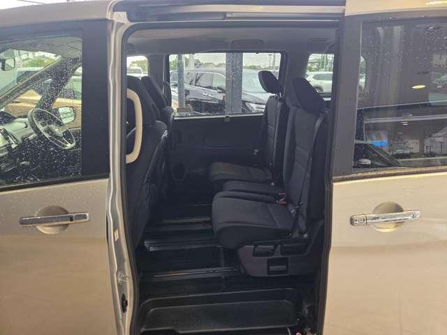 セレナ 2.0 XV 純正ナビAビューカメラ純正ドラレコETC オートクルーズ LEDライト ETC車載器 レーンキープ ワンオーナー車 インテリキー 記録簿 ドラレコ パワーウインドウ ナビTV エアコン ABS エアバッグ メモリーナビ キーレス 両自動ドア(14枚目)