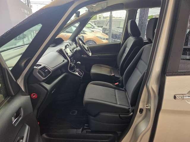 セレナ 2.0 XV 純正ナビAビューカメラ純正ドラレコETC オートクルーズ LEDライト ETC車載器 レーンキープ ワンオーナー車 インテリキー 記録簿 ドラレコ パワーウインドウ ナビTV エアコン ABS エアバッグ メモリーナビ キーレス 両自動ドア(18枚目)