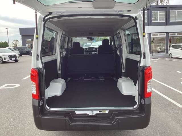 バックドアの開口部も広々しています