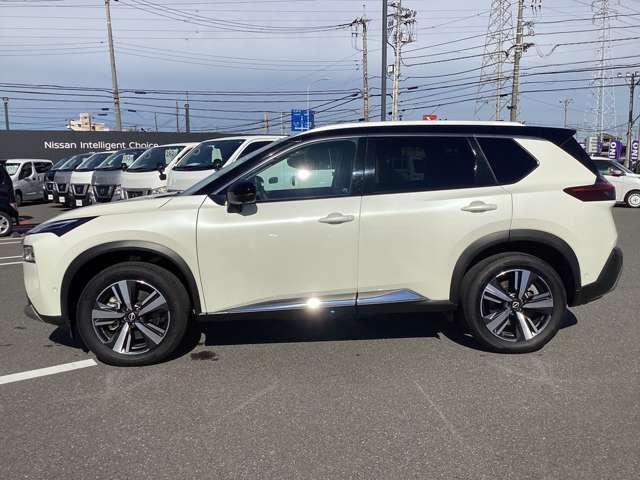 エクストレイル 1.5 G e-4ORCE 4WD 当社試乗車UPプロパイロットアラウンドビュ 試乗車 パークアシスト 寒冷地仕様 LEDヘッドランプ ナビTV スマートキー レーダークルーズ LKA キーフリー ETC 4WD アルミホイール メモリーナビ 記録簿 バックカメラ サイドカメラ(7枚目)