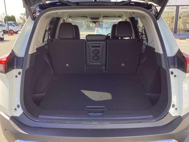 エクストレイル 1.5 G e-4ORCE 4WD 当社試乗車UPプロパイロットアラウンドビュ 試乗車 パークアシスト 寒冷地仕様 LEDヘッドランプ ナビTV スマートキー レーダークルーズ LKA キーフリー ETC 4WD アルミホイール メモリーナビ 記録簿 バックカメラ サイドカメラ(12枚目)