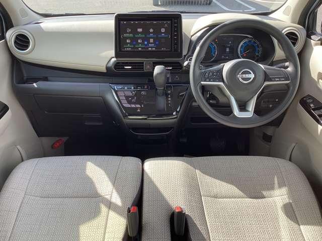 デイズ 660 X 当社試乗車UP純正ナビアラウンドビューカメ アラウンドM 踏み間違え防止 テレビ スマートキー イモビライザー バックカメラ レーンキープ アイドリングストップ キーレス フルオートエアコン LEDライト WAB 記録簿 運転席エアバック PS(4枚目)