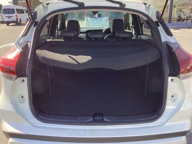 キックス １．２　Ｘ　ＦＯＵＲ　９０周年記念車　（ｅ－ＰＯＷＥＲ）　４ＷＤ　当社試乗車ＵＰプロパイロットアラウンドビュ　アラウンドビューカメラ　ＡＷＤ　エマージェンシーブレーキ　ＬＥＤヘッド　アルミ　レーンキープアシスト（12枚目）