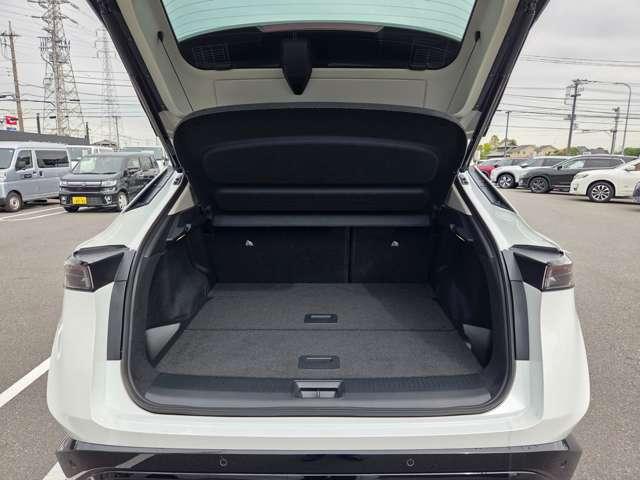 アリア B6 当社試乗車UPメーカーナビプロパイロット2. 全周囲カメラ 誤発進抑制 サンルーフ ACC LED ETC レーンアシスト 4WD フルオートエアコン インテリキー 試乗車アップ バックモニター メモリーナビ アルミホイール パーキングアシスト(12枚目)