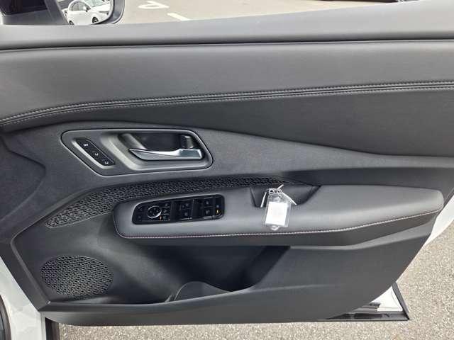 アリア B6 当社試乗車UPメーカーナビプロパイロット2. 全周囲カメラ 誤発進抑制 サンルーフ ACC LED ETC レーンアシスト 4WD フルオートエアコン インテリキー 試乗車アップ バックモニター メモリーナビ アルミホイール パーキングアシスト(13枚目)