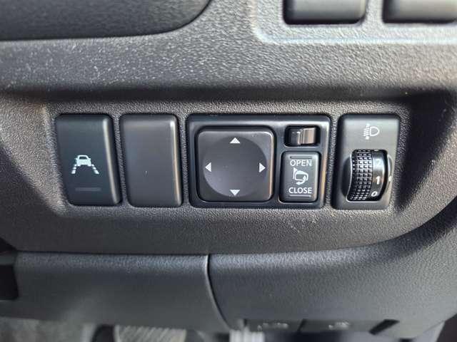 マーチ 1.2 S レンタカーUP純正ナビバックモニタードラレ 1セグTV メンテナンスノート 運転席助手席エアバック キーレス バックモニター ETC ナビTV パワーウインド メモリーナビゲーション オートエアコン PS 運転席エアバッグ ABS(15枚目)