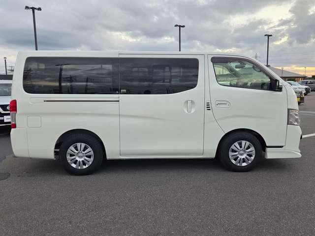 ＮＶ３５０キャラバンバン ２．５　プレミアムＧＸ　ロングボディ　ディーゼルターボ　純正ナビＡビューカメラＬＥＤ純正ドラレコＥＴＣ　助手席エアバック　インテリキー　運転席エアバック　ＬＥＤ　ＰＳ　ＰＷ　オートエアコン　バックモニター　ＥＴＣ車載器　キーレス　ＡＢＳ　ドライブレコーダー　メモリーナビ　ワンセグ　ナビＴＶ　サイドカメラ（3枚目）