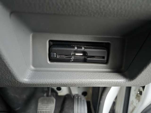 ＮＶ３５０キャラバンバン ２．５　プレミアムＧＸ　ロングボディ　ディーゼルターボ　純正ナビＡビューカメラＬＥＤ純正ドラレコＥＴＣ　助手席エアバック　インテリキー　運転席エアバック　ＬＥＤ　ＰＳ　ＰＷ　オートエアコン　バックモニター　ＥＴＣ車載器　キーレス　ＡＢＳ　ドライブレコーダー　メモリーナビ　ワンセグ　ナビＴＶ　サイドカメラ（18枚目）