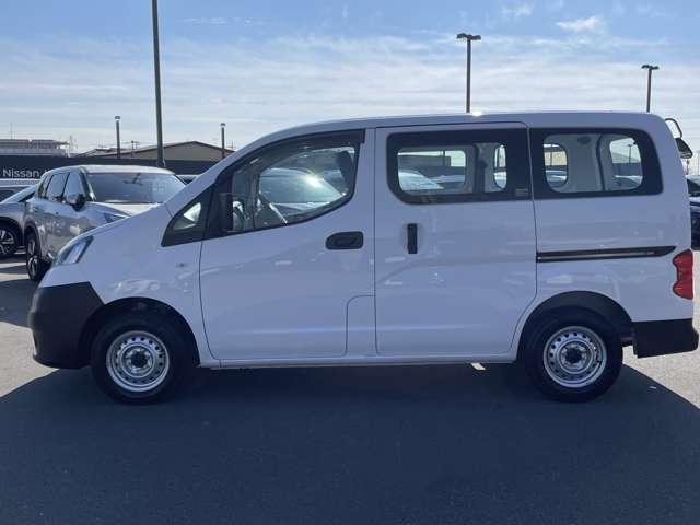 ＮＶ２００バネットバン １．６　ＤＸ　メモリーナビバックカメラＥＴＣ前後ドライブ　インテリジェントエマージェンシーブレーキ　車線逸脱　バックカメラ付き　点検記録簿　メモリーナビ　ナビ　パワーステアリング　エアバック　マニュアルエアコン　ＡＢＳ　キーフリー　フロントパワーウインドウ（7枚目）