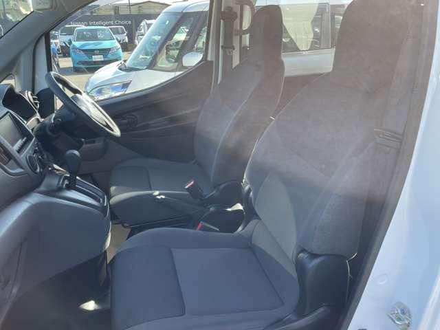 ＮＶ２００バネットバン １．６　ＤＸ　メモリーナビバックカメラＥＴＣ前後ドライブ　インテリジェントエマージェンシーブレーキ　車線逸脱　バックカメラ付き　点検記録簿　メモリーナビ　ナビ　パワーステアリング　エアバック　マニュアルエアコン　ＡＢＳ　キーフリー　フロントパワーウインドウ（10枚目）