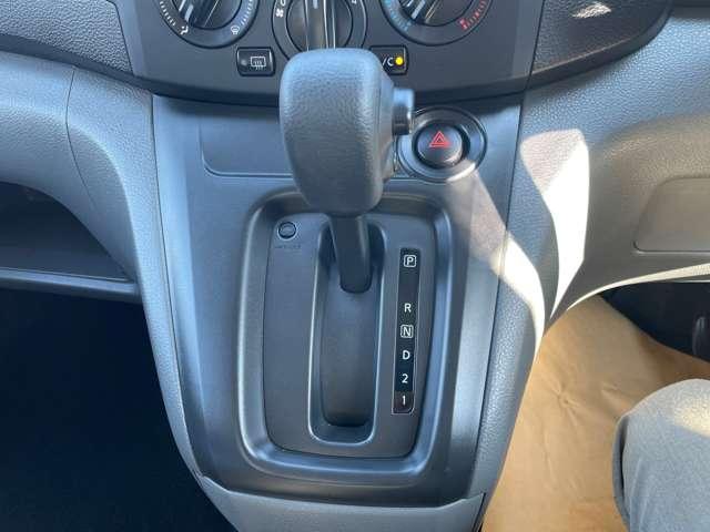 ＮＶ２００バネットバン １．６　ＤＸ　メモリーナビバックカメラＥＴＣ前後ドライブ　インテリジェントエマージェンシーブレーキ　車線逸脱　バックカメラ付き　点検記録簿　メモリーナビ　ナビ　パワーステアリング　エアバック　マニュアルエアコン　ＡＢＳ　キーフリー　フロントパワーウインドウ（16枚目）