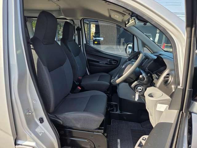 ＮＶ２００バネットバン １．６　ＤＸ　純正ナビＥＴＣバックカメラエマージェンシー　インテリジェントエマージェンシーブレーキ　車線逸脱　アイドリングストップ　ドラレコ　バックカメラ付き　点検記録簿　メモリーナビ　ナビ　パワーステアリング　エアバック　マニュアルエアコン　ＡＢＳ（9枚目）