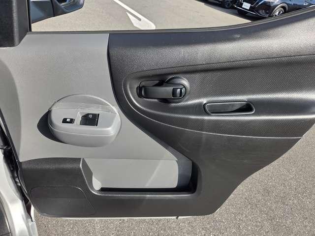 ＮＶ２００バネットバン １．６　ＤＸ　純正ナビＥＴＣバックカメラエマージェンシー　インテリジェントエマージェンシーブレーキ　車線逸脱　アイドリングストップ　ドラレコ　バックカメラ付き　点検記録簿　メモリーナビ　ナビ　パワーステアリング　エアバック　マニュアルエアコン　ＡＢＳ（13枚目）