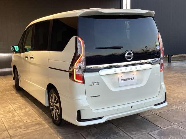 セレナ ２．０　ハイウェイスター　Ｖ　防水シート　サイドエアバッグ　アラウンドビュ－　１オナ　アルミ　衝突被害軽減　ＬＤＰ　エアバッグ　両側オートスライドドア　ＬＥＤライト　インテリジェントキー　点検記録簿　サイドカメラ　メモリーナビ　ナビＴＶ（11枚目）