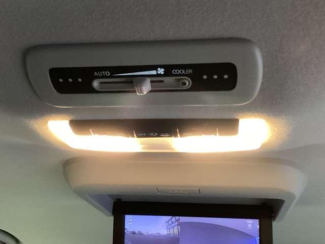 セレナ ２．０　ハイウェイスター　Ｖ　防水シート　サイドエアバッグ　アラウンドビュ－　１オナ　アルミ　衝突被害軽減　ＬＤＰ　エアバッグ　両側オートスライドドア　ＬＥＤライト　インテリジェントキー　点検記録簿　サイドカメラ　メモリーナビ　ナビＴＶ（20枚目）