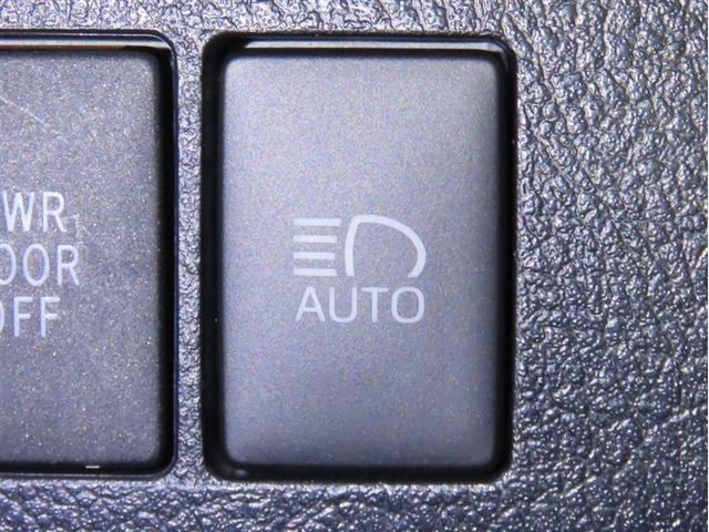 アルファード 2.5S Cパッケージ ムーンルーフ メモリーナビ 後席モニター フルセグTV CDDVD再生 メディアプレイヤー接続 シートヒーター&ベンチレーション 両側電動スライドドア パワーバックドア 衝突回避軽減ブレーキ(17枚目)