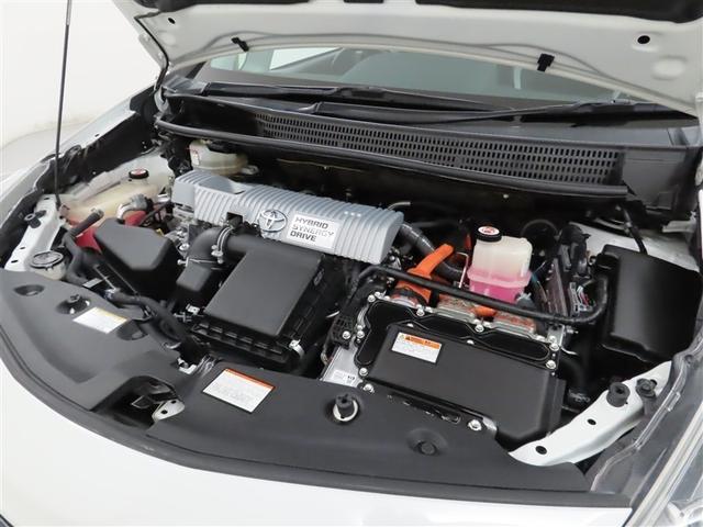 エンジンルームもしっかりクリーニングしております。