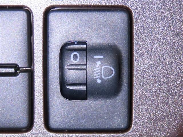 ルーミー Ｘ　Ｓ　衝突回避軽減ブレーキ　踏み間違い制御装置　車線逸脱警報　ＥＴＣ　スマートキー　片側電動スライドドア　ハロゲンヘッドランプ　メモリーナビ　ワンセグＴＶ　ＣＤ再生　メディアプレイヤー接続（21枚目）