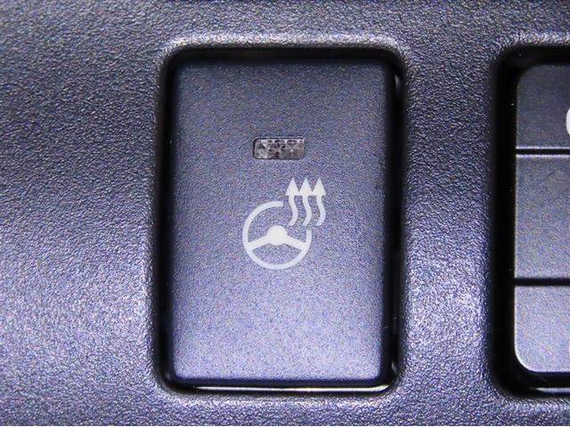 エスクァイア ハイブリッドGiプレミアムパッケジブラックテーラード モデリスタ製フルエアロ メモリーナビ 後席モニター フルセグTV CDDVD再生 バックモニター 両側電動スライドドア シートヒーター 衝突回避軽減ブレーキ 踏み間違い制御装置 オートハイビーム(5枚目)