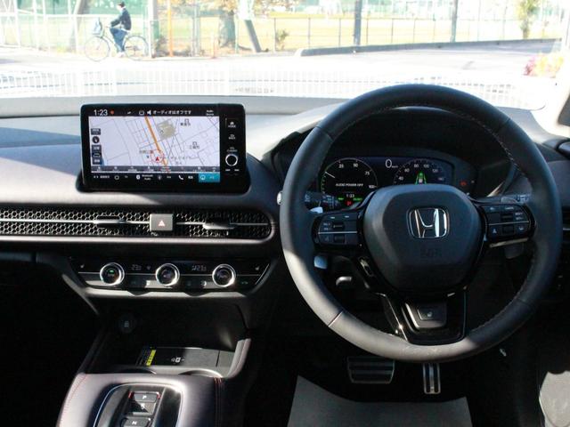 ＺＲ－Ｖ ｅ：ＨＥＶＺ　雹損害有　純正ナビ　全周囲カメラ　ＥＴＣ　ｂｌｕｅｔｏｏｔｈ　Ｐセンサー　ミュージックプレイヤー接続可　レザー　Ｂカメラ　サイドエアバック　パワ－シ－ト　ナビＴＶ　ＬＥＤヘッドライト　ＵＳＢ接続　禁煙（8枚目）