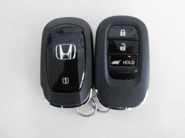 ＺＲ－Ｖ ｅ：ＨＥＶＺ　雹損害有　純正ナビ　全周囲カメラ　ＥＴＣ　ｂｌｕｅｔｏｏｔｈ　Ｐセンサー　ミュージックプレイヤー接続可　レザー　Ｂカメラ　サイドエアバック　パワ－シ－ト　ナビＴＶ　ＬＥＤヘッドライト　ＵＳＢ接続　禁煙（42枚目）