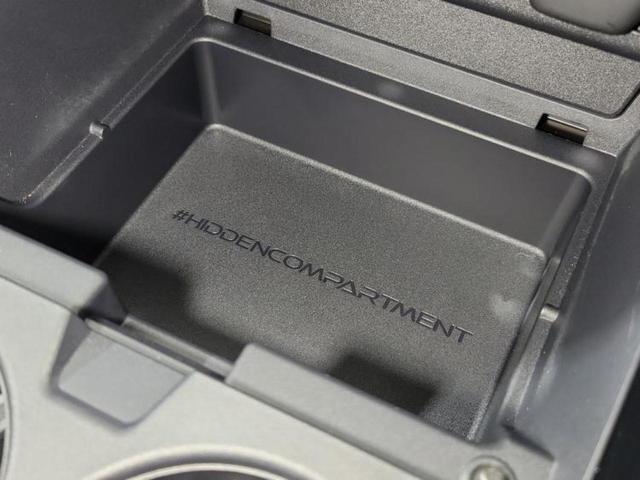 プリウス Ｚ　ディスプレイオーディオ＋ナビ／デジタルインナーミラー／トヨタセーフティセンス／シートヒーター　前席／パノラミックビューモニター／シート　合皮／パーキングアシスト　自動操舵／電動バックドア　全周囲カメラ（44枚目）