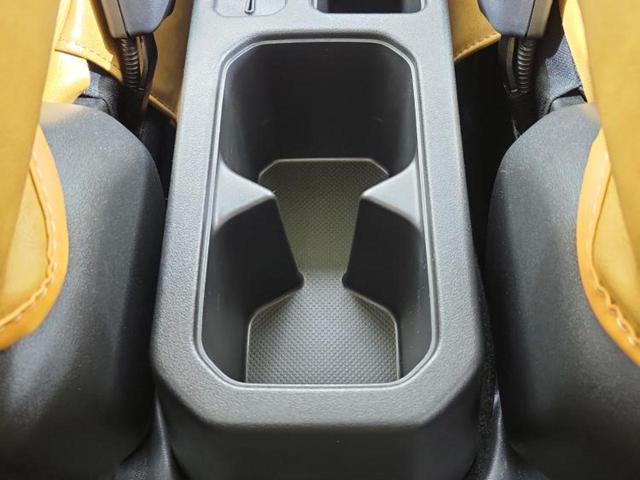 ジムニー ４ＷＤ　ＸＣ　ディスプレイオーディオ／セーフティサポート（スズキ）／シートヒーター　前席／車線逸脱防止支援システム／ドライブレコーダー　前後／ヘッドランプ　ＬＥＤ／Ｂｌｕｅｔｏｏｔｈ接続／ＥＴＣ　ＬＥＤヘッドランプ（33枚目）