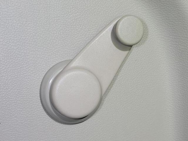 ＮＶ１００クリッパーバン ４ＷＤ　ＤＸ　ＧＬパッケージ　新品タイヤ／保証書／ヘッドランプ　ＬＥＤ／ＵＳＢジャック／ＥＢＤ付ＡＢＳ／エアバッグ　運転席／エアバッグ　助手席／パワーウインドウ／キーレス／パワーステアリング／マニュアルエアコン　ＬＥＤヘッドランプ（33枚目）