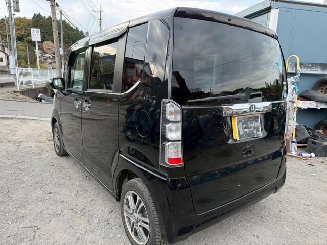 Ｎ－ＢＯＸ Ｇ　ＳＳパッケージ　スマートキー　プッシュスタート　ナビ　テレビ　ＥＴＣ　バックカメラ　両側パワスラ　純正アルミ（13枚目）