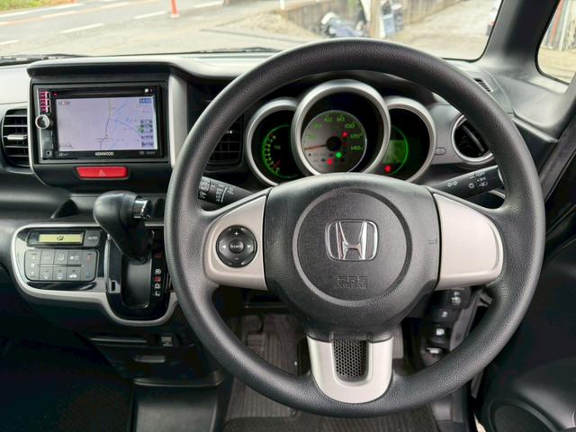 Ｎ－ＢＯＸ Ｇ　ＳＳパッケージ　スマートキー　プッシュスタート　ナビ　テレビ　ＥＴＣ　バックカメラ　両側パワスラ　純正アルミ（16枚目）