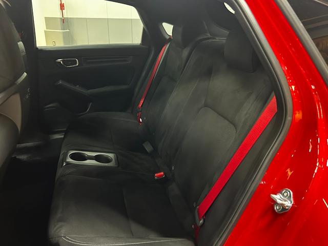 シビック タイプＲ　レーシングブラックパッケージ　純正ナビ・ビルトインＥＴＣ・フルセグＴＶ・Ｂカメラ・ＢＳＭ・ブレンボキャリパー（21枚目）