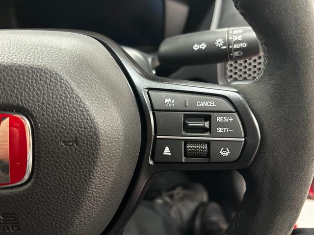 シビック タイプＲ　レーシングブラックパッケージ　純正ナビ・ビルトインＥＴＣ・フルセグＴＶ・Ｂカメラ・ＢＳＭ・ブレンボキャリパー（31枚目）