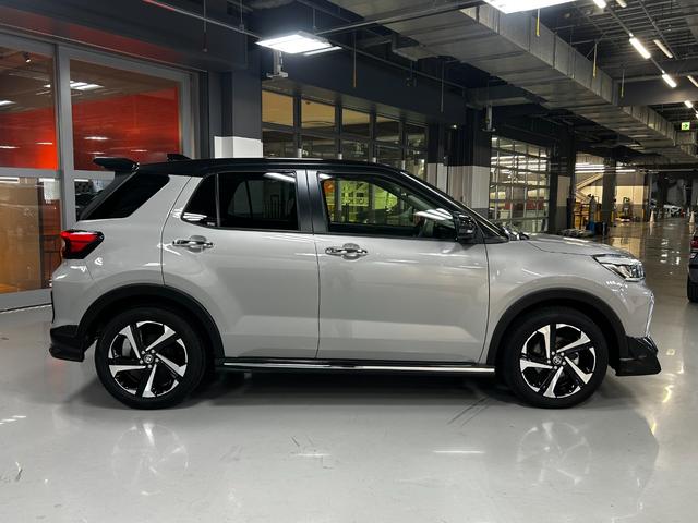 ライズ Z 9インチディスプレイオーディオ・フルセグTV・アラウンドビューモニター・ブラインドスポットモニター・フロント・リヤ・サイド純正エアロ・シートヒーター(6枚目)