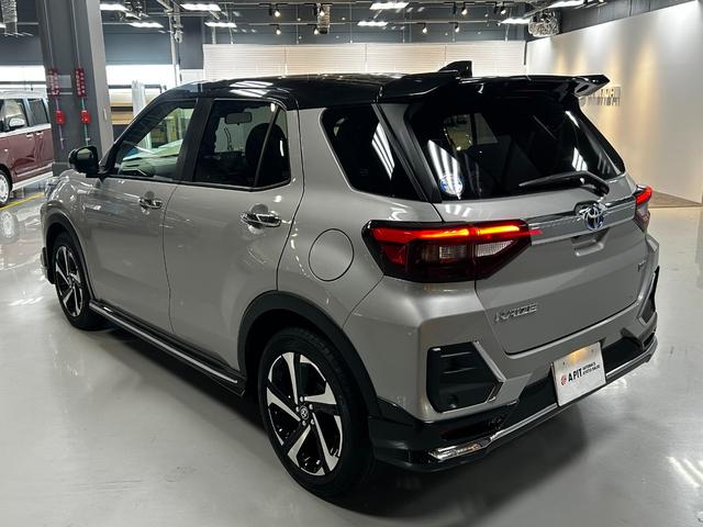 ライズ Z 9インチディスプレイオーディオ・フルセグTV・アラウンドビューモニター・ブラインドスポットモニター・フロント・リヤ・サイド純正エアロ・シートヒーター(9枚目)