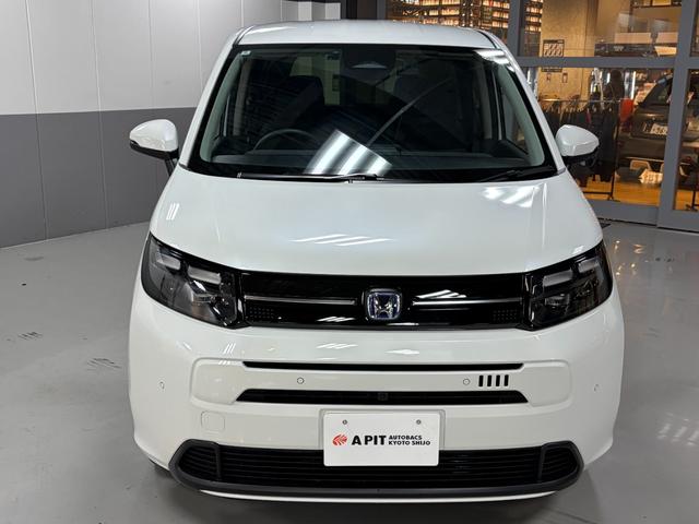 フリード ｅ：ＨＥＶエアー　ＥＸ　純正ナビ・アラウンドビューモニター・ＬＥＤヘッドライト・両側パワースライドドア・ドライブレコーダー・ビルトインＥＴＣ（3枚目）