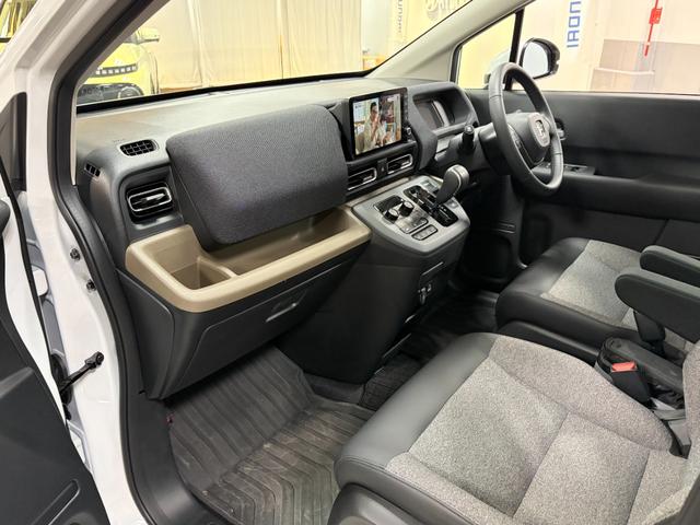 フリード ｅ：ＨＥＶエアー　ＥＸ　純正ナビ・アラウンドビューモニター・ＬＥＤヘッドライト・両側パワースライドドア・ドライブレコーダー・ビルトインＥＴＣ（12枚目）