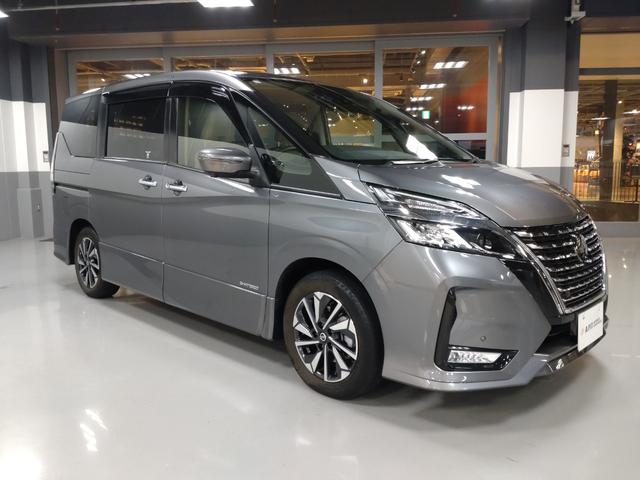 セレナ ハイウェイスターＶ　プロパイロット・両側パワスラ・マルチビューモニター・純正ナビ・１６インチアルミ・（3枚目）