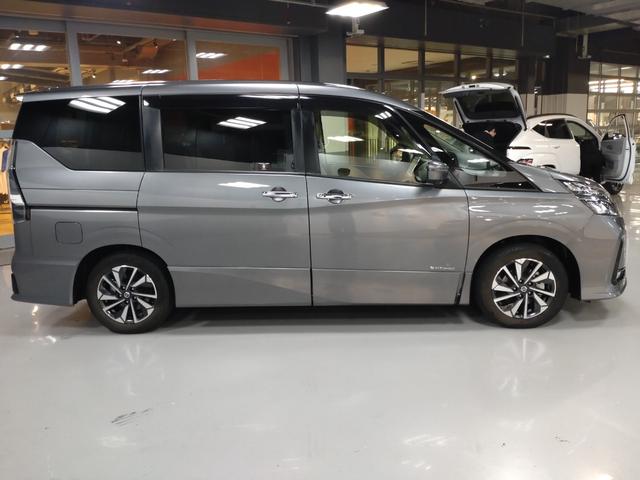 セレナ ハイウェイスターＶ　プロパイロット・両側パワスラ・マルチビューモニター・純正ナビ・１６インチアルミ・（6枚目）